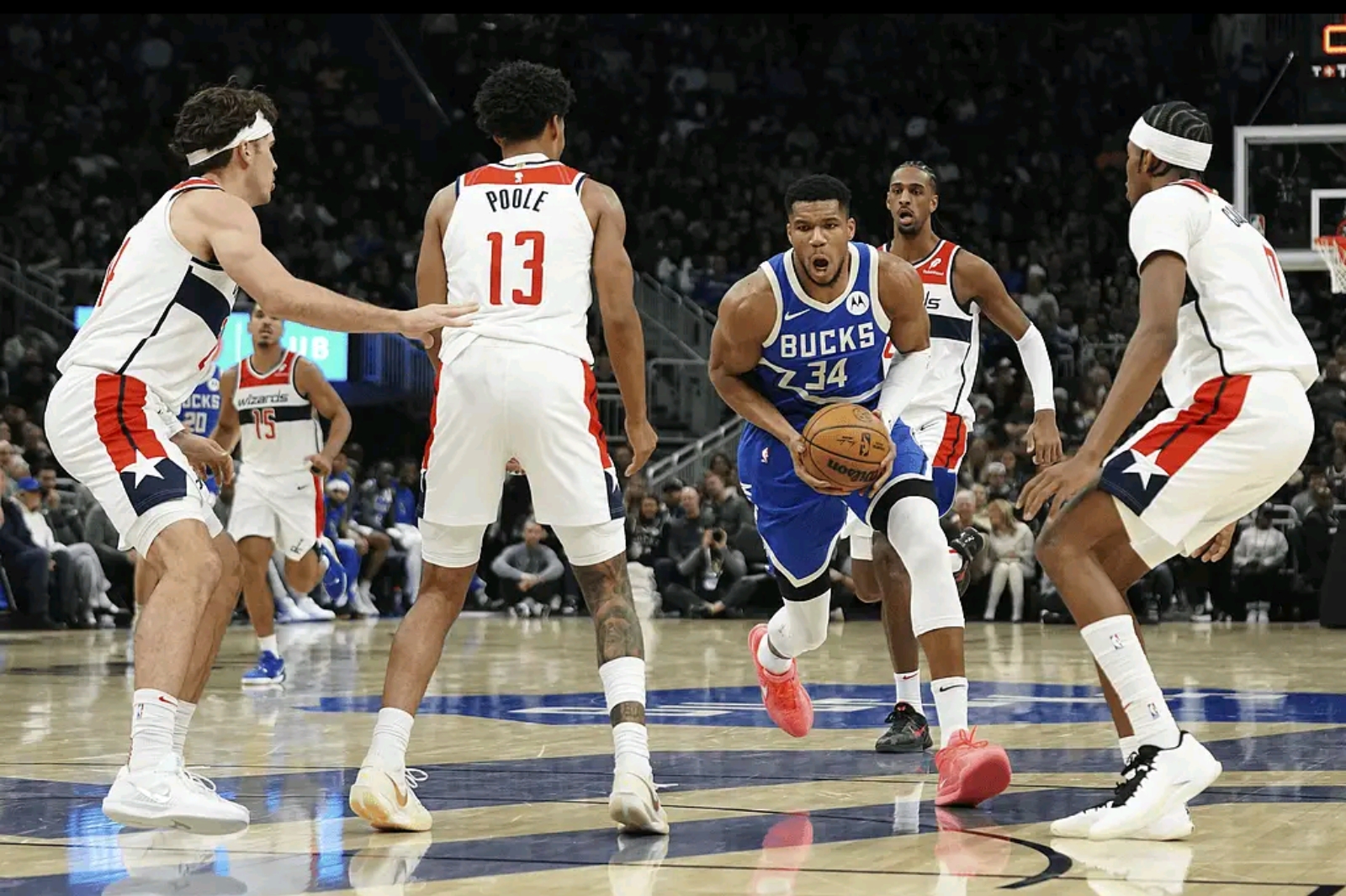 火箭鏖战步行者，字母哥带队取胜