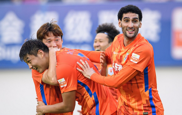 英格兰队完胜中国队,林高远惊艳四座 英格兰队完胜中国队,林高远惊艳四座