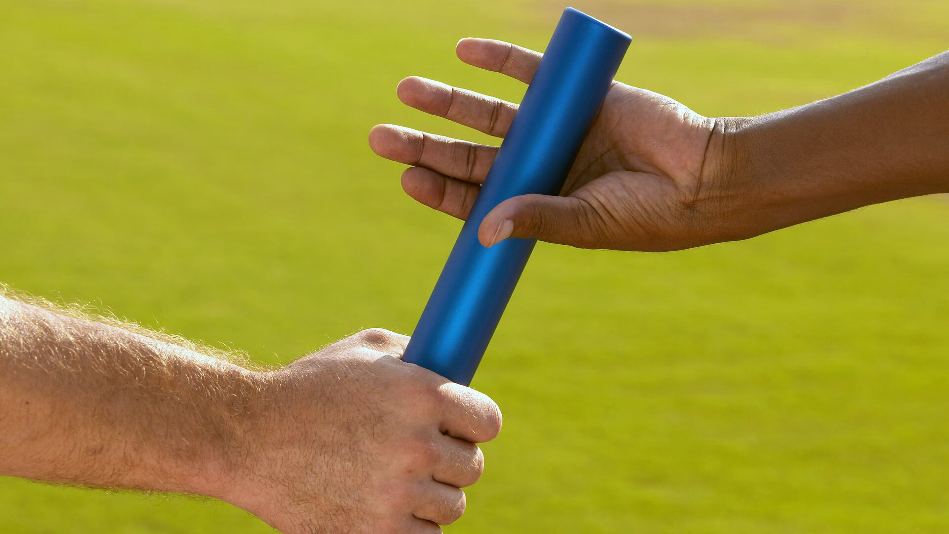 马赛打穿巴萨,富安健洋成为关键先生