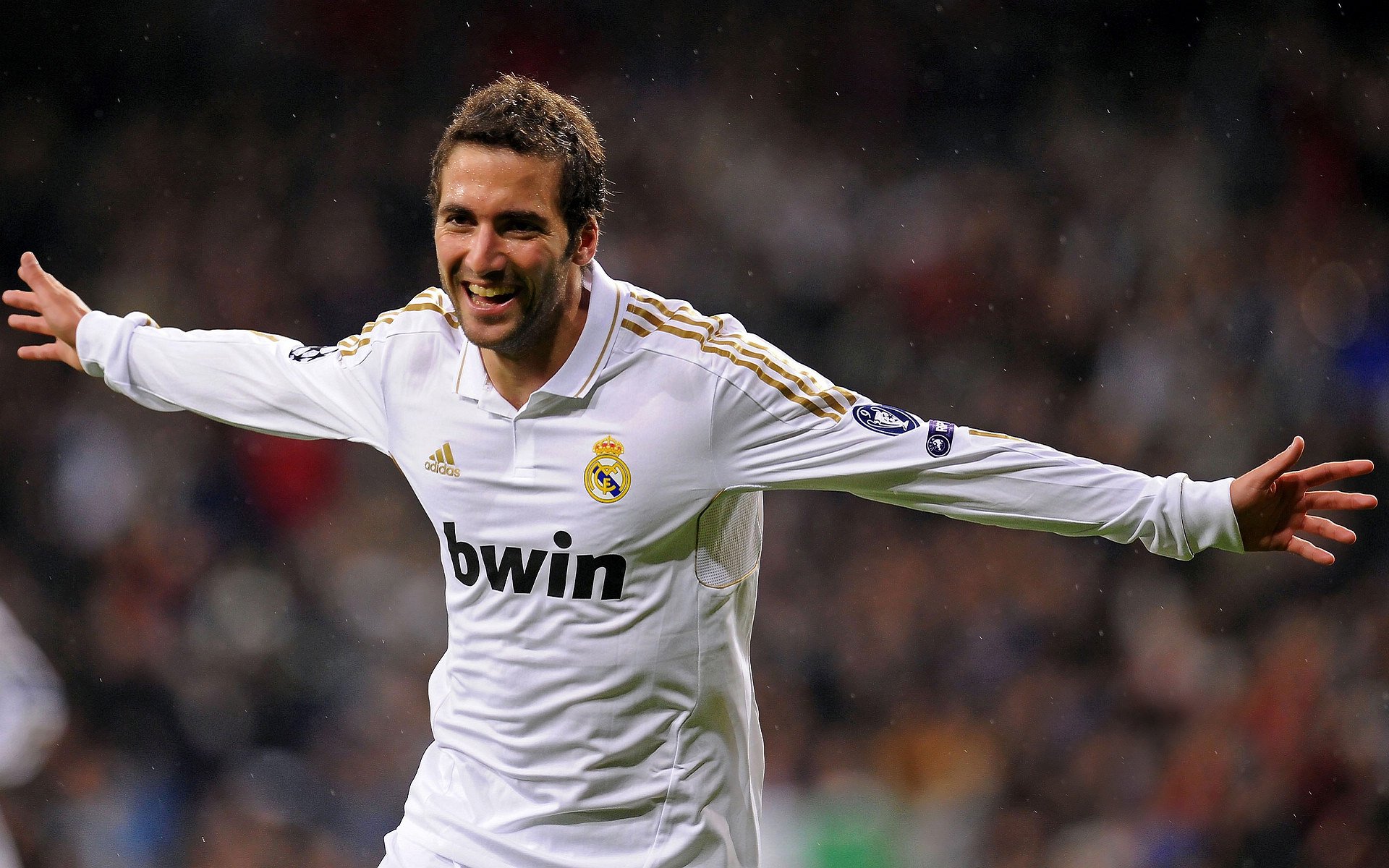 从里昂到美加墨，久保建英的跨时代接管—当新王在废墟上登基