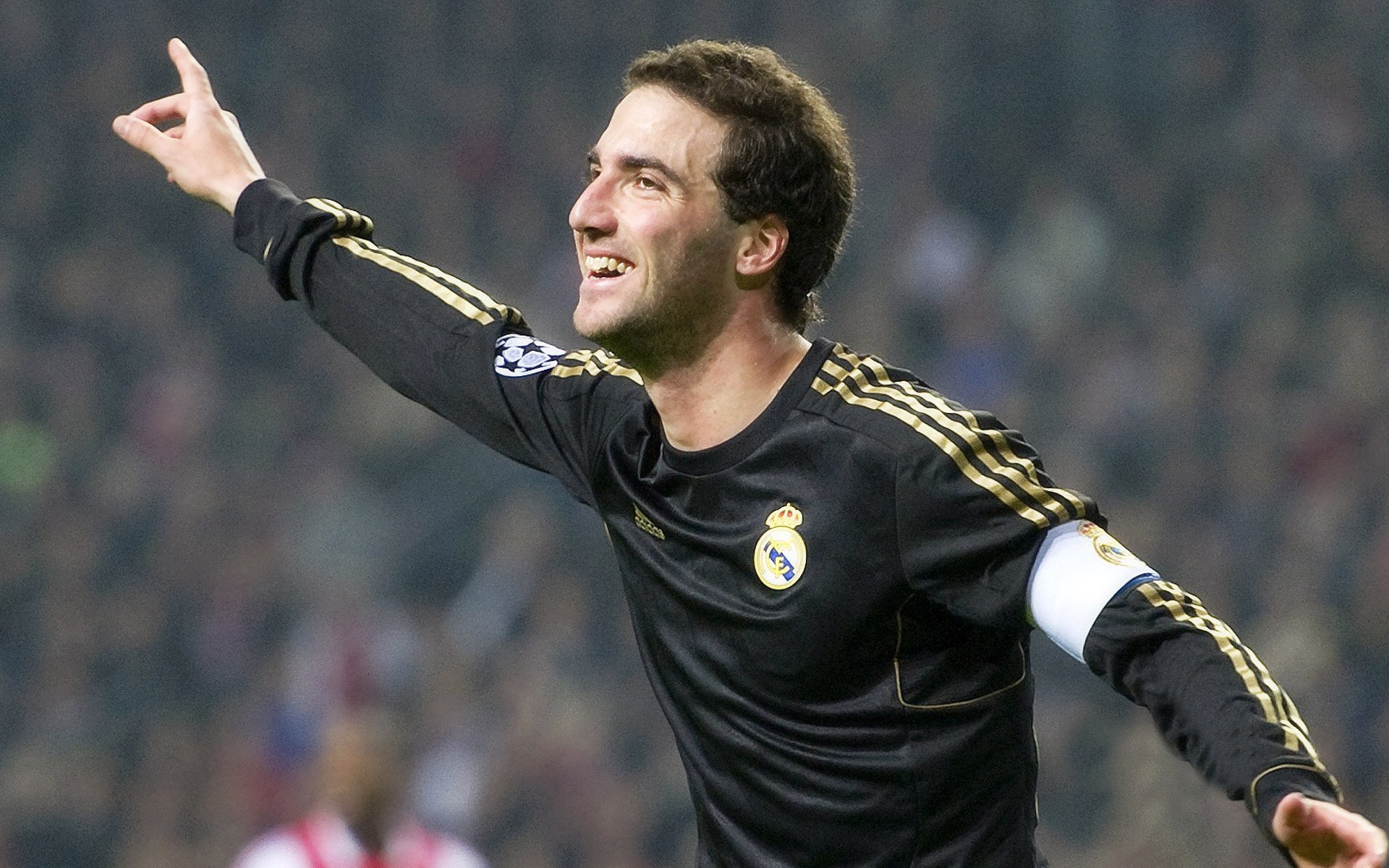 维京铁塔与马赛港的暴风雨,范戴克生涯之夜,一场定义伟大的90分钟