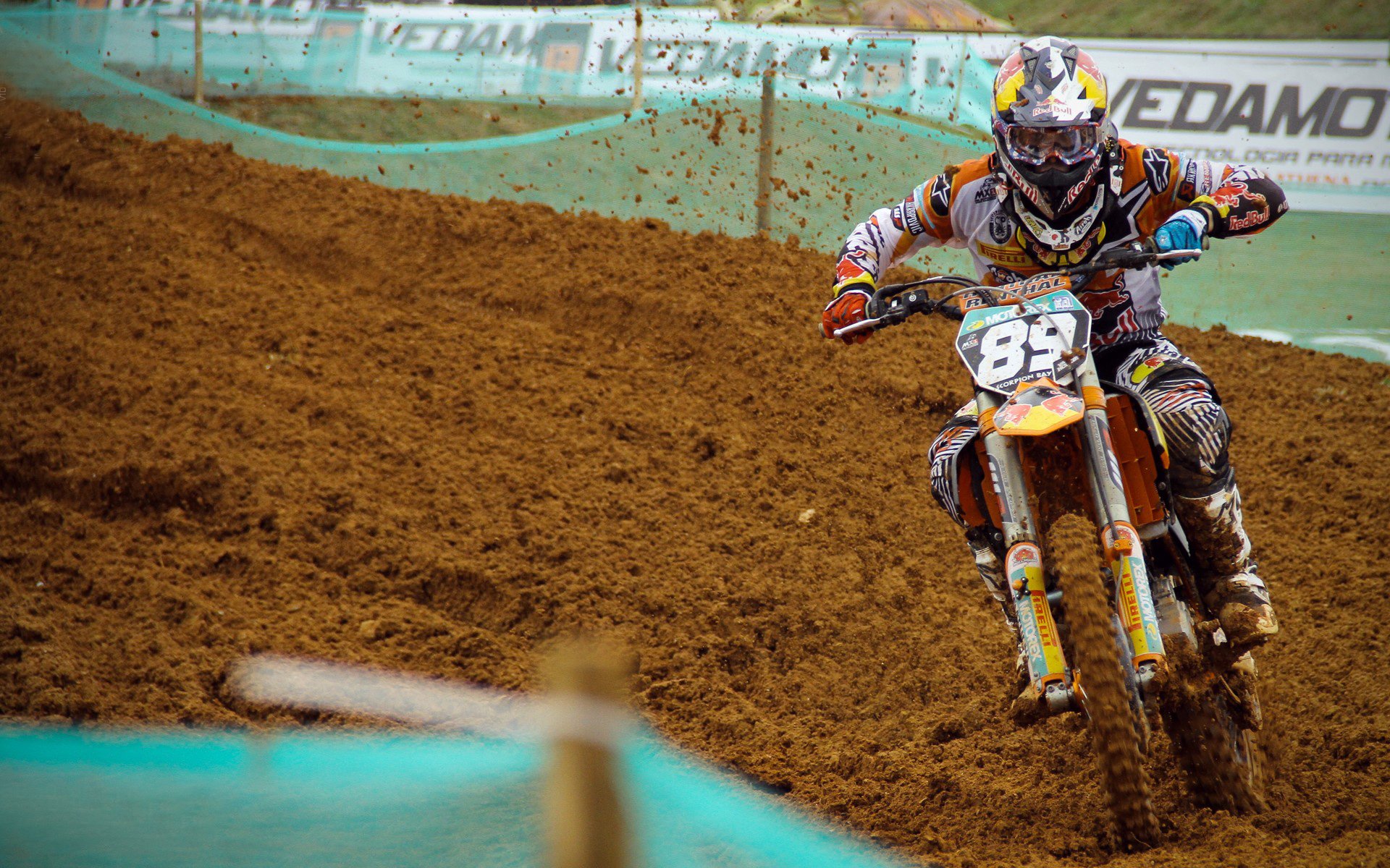 莱奥的指挥棒,AC米兰的节奏大师如何启发尼日利亚新星斩落曼联