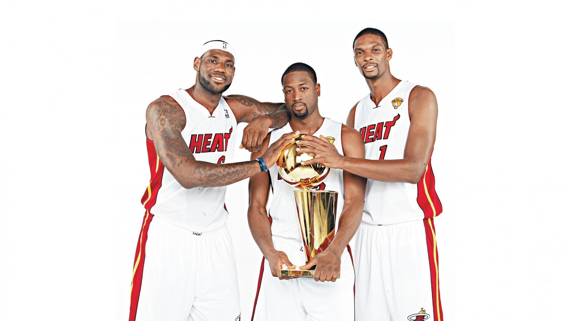 青岛鏖战广东，王哲林高光表现改写格局