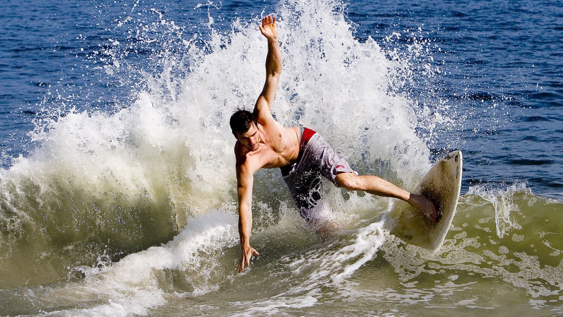 门神之战，中国对阵乌克兰，奥纳纳成为全场焦点